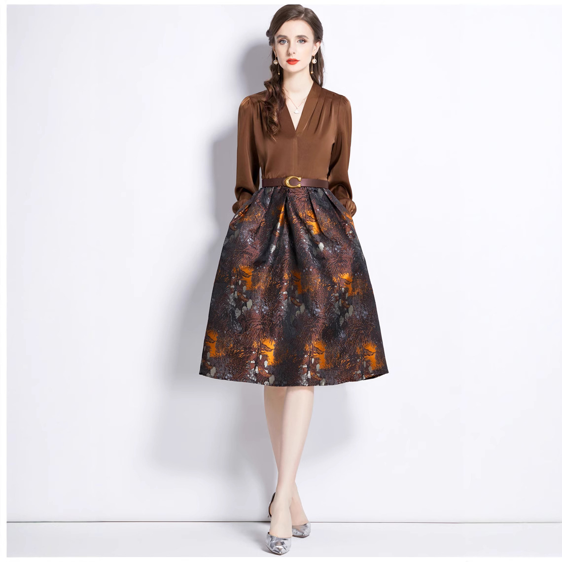Autumn New High-End Women's Dress – Light Luxury Deep V-Neck Jacquard Splice, Slim Fit with Fluffy Long Skirt